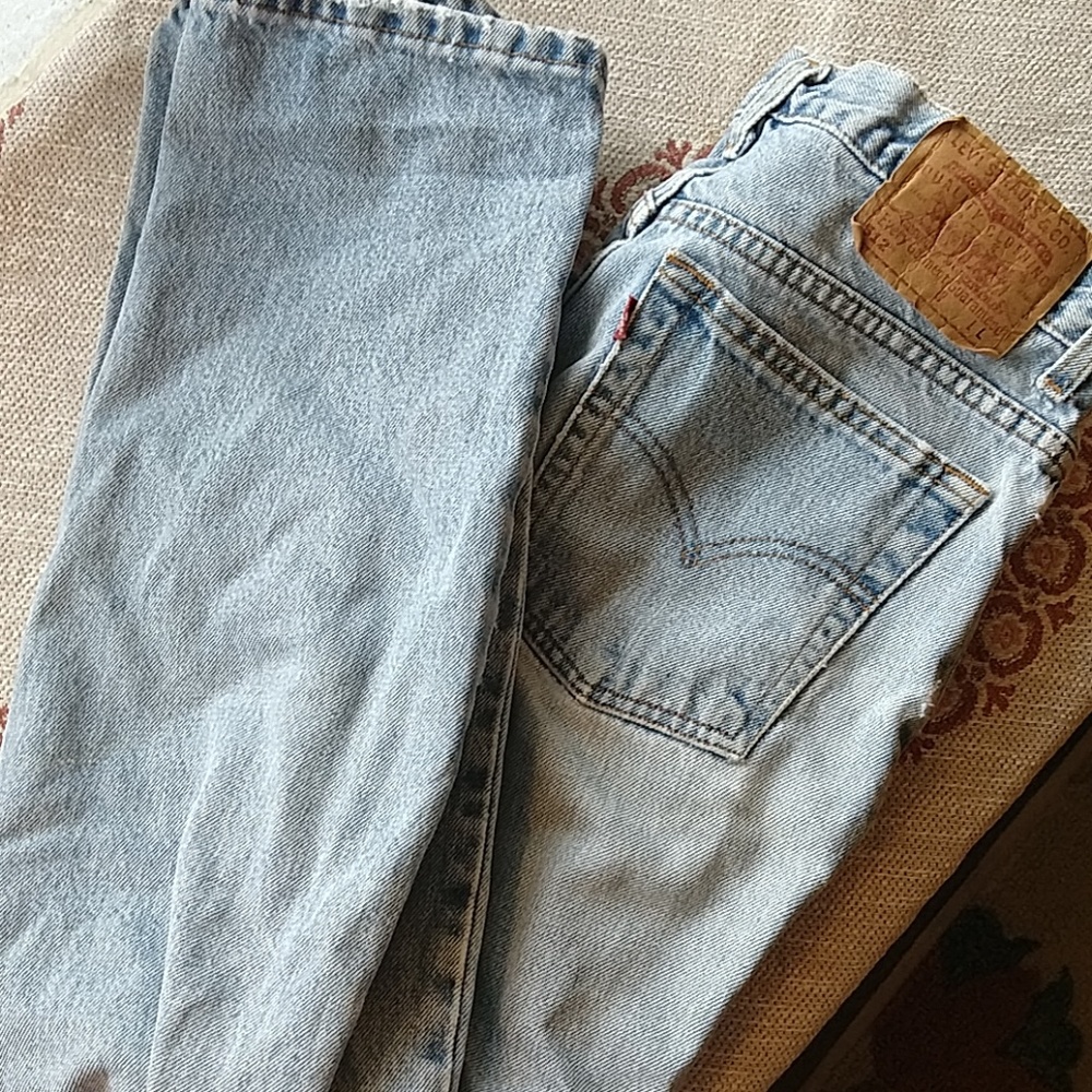 Levi Mom Jeans 512 Size 28